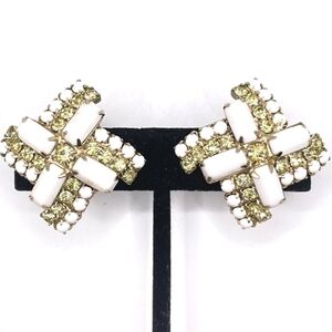 Hobe Signed Vintage White Milk Glass Yellow Pinwheel Clip-on Earrings